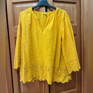 Old Navy Mustard Eyelet V-Neck Tunic Top